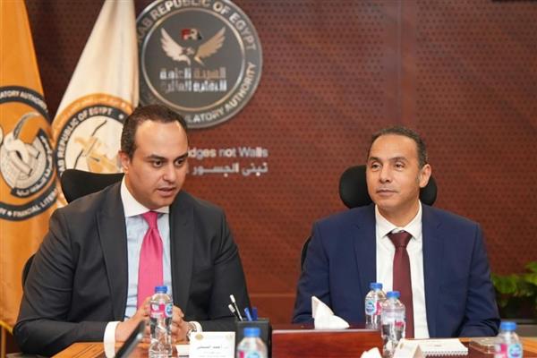رئيسا "الرقابة المالية" و"الرعاية الصحية" يبحثان بناء شراكة لتطوير خدمات التأمين الصحي
