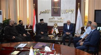   محافظ الأقصر يستقبل وفد مطرانية الأقباط الكاثوليك لتقديم التهنئة بـعيد الأضحى