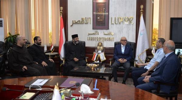 محافظ الأقصر يستقبل وفد مطرانية الأقباط الكاثوليك لتقديم التهنئة بـعيد الأضحى