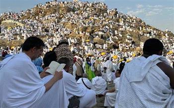   جبل عرفات.. كيف تحول موضع مقدس عند الجاهليين إلى الركن الأعظم للحج؟