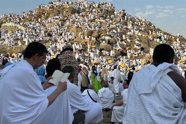 جبل عرفات.. كيف تحول موضع مقدس عند الجاهليين إلى الركن الأعظم للحج؟