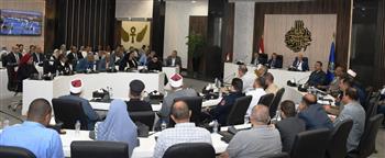   محافظ أسوان يتابع مشروعات «حياة كريمة» ويوجه بسرعة الانتهاء