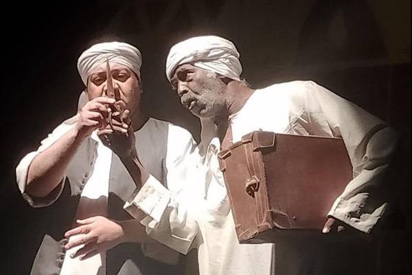 قومية أسيوط تواصل فعاليات العرض المسرحى " الهجانة" على مسرح قصر ثقافة أسيوط