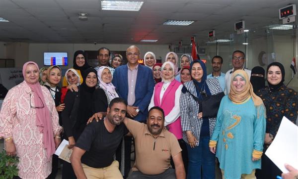 محافظ الإسكندرية يهنيء العاملين بالديوان العام بعيد الأضحى المبارك