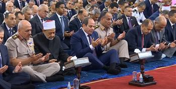   الرئيس السيسي يؤدى صلاة عيد الأضحى بمسجد الرحمن الرحيم