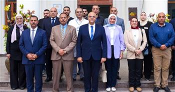   محافظ الإسكندرية يزور مستشفى الطلبة بسبورتنج ويهنئ المرضى والأطقم الطبية بعيد الأضحى المبارك