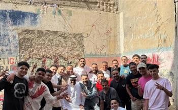 محمود كهربا يحتفل بالعيد وسط أهالي مصر القديمة.. صورة