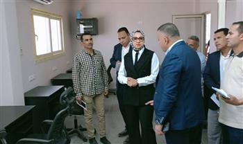   محافظ الوادي الجديد تتفقد تجهيزات مركز “إبداع مصر الرقمية” بالداخلة