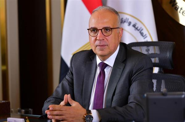 وزير الري يتابع قناطر ديروط ومنظومة مراقبة المياه بمصر الوسطى