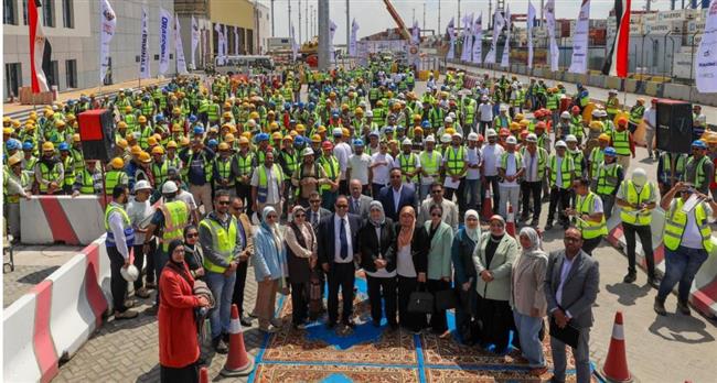 مديريات العمل بالمحافظات تكثف تواجدها الميداني مع العمال لدعم "جنود الإنتاج"