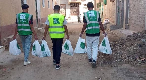 توزيع لحوم الأضاحي على أكثر من 30 ألف أسرة ضمن مشروع "صك الأضحية" بالمنيا
