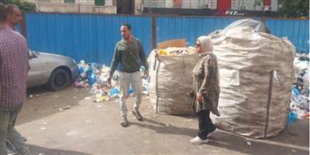 حملات مكبرة لمداهمة بؤر فرز القمامة وضبط النباشين بعدد من أحياء الإسكندرية