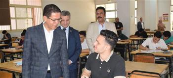   رئيس جامعة بنها يتفقد الامتحانات بكليات العلاج الطبيعى والعلوم والهندسة 