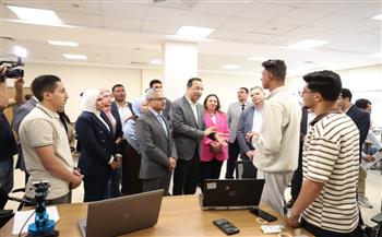   وزير الاتصالات يزور مركز إبداع مصر الرقمية بالمنطقة التكنولوجية في بني سويف الجديدة