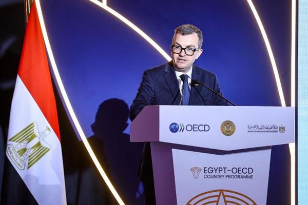 وزير التخطيط يلقي الكلمة الافتتاحية في فعالية ختام البرنامج القطري