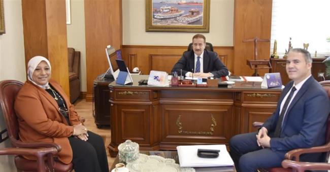 محافظ بورسعيد يستقبل وكيلة وزارة الصحة الجديدة ويهنئها بمنصبها.. ويشيد بجهود وكيل الوزارة السابق