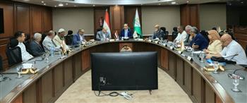   محافظ الجيزة يبحث تطوير صناعة الطوب بالصف وتيسير تقنين أوضاع المصانع