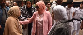 نائب محافظ الإسكندرية تقوم بجولة موسعة بحي وسط للارتقاء بالمظهر الحضاري