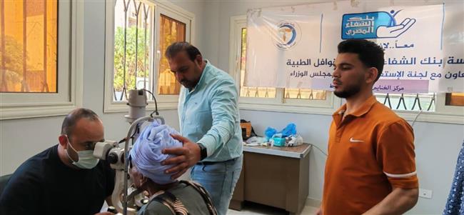 محافظ أسيوط يلتقي مسئولي القوافل الطبية بمجلس الوزراء