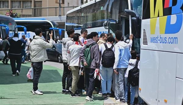 الزمالك يحشد جماهيره قبل موقعة سموحة.. 25 حافلة إلى برج العرب