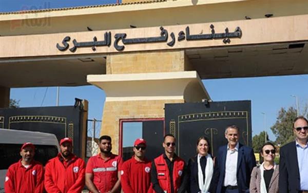 السفير البلجيكي ومحافظ شمال سيناء يتفقدان معبر رفح