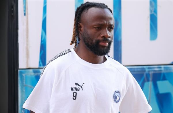 ماييلي يقود هجوم بيراميدز أمام سيراميكا في الدوري