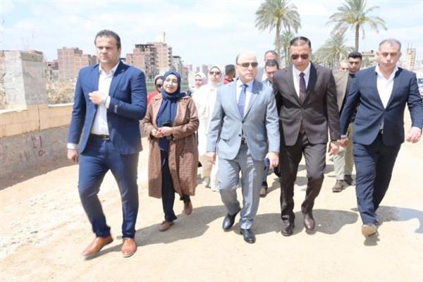 محافظ الغربية يتفقد مشروع تطوير كورنيش بحر شبين بالمحلة الكبرى