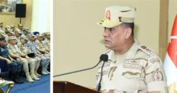 وزير الدفاع يلتقى عددا من مقاتلى المنطقة الجنوبية العسكرية