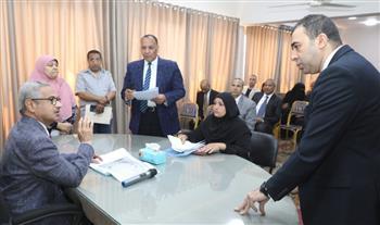 محافظ بني سويف يناقش مطالب وشكاوى واحتياجات أهالي مركز ومدينة سمسطا