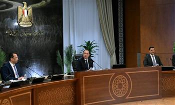   مدبولي: فخور بالشباب المصري "مهندسين وعمال" الذي يعملون في الحفار "القاهر 2"