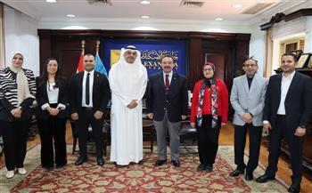 رئيس المكتب الثقافي لسفارة الكويت بالقاهرة في زيارة لجامعة الإسكندرية لتعزيز التعاون