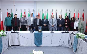   رئيس الأكاديمية العربية يكرم أبطال "RoboCup" بعد حصد المركز الأول