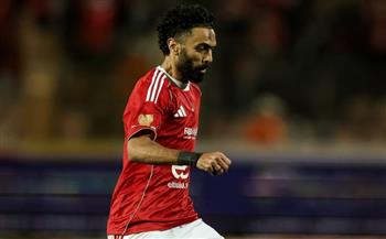   الأهلي يتحرك لتجديد عقد حسين الشحات قبل مواجهة المصري