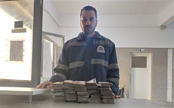   نموذج مُشرف.. محافظ مطروح يشيد بأمانة طاقم الإسعاف لإعادة مبلغ 520 ألف جنيه
