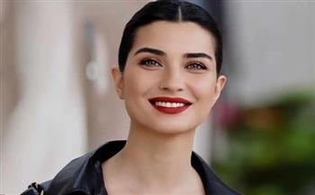   توبا بويوكستون تصل القاهرة لبدء تصوير مسلسل الأمير مع أحمد عز