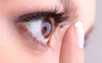 احذري.. عدسات العين اللاصقة قد تسبب مضاعفات خطيرة
