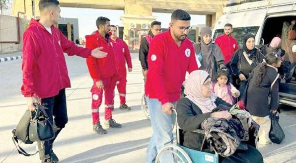 معبر رفح البرى يستقبل دفعة جديدة من العائدين الفلسطينيين إلى قطاع غزة