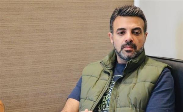 عمرو محمود ياسين ينعى عبد العزيز مخيون : موهبة هادئة تركت أثرًا لا يُنسى