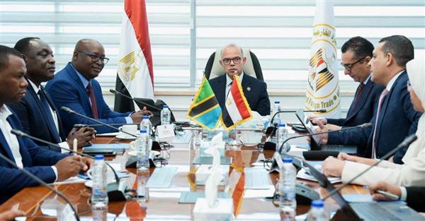 وزير الاستثمار: نعمل على توسيع نفاذ الصادرات المصرية إلى السوق التنزانية