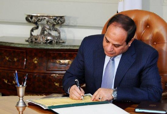 الرئيس السيسى يصدّق على قانون باستمرار الدورة النقابية لمدة 6 أشهر