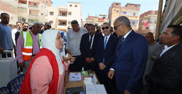 محافظ كفرالشيخ: القوافل الطبية تستهدف تخفيف الأعباء عن المواطنين
