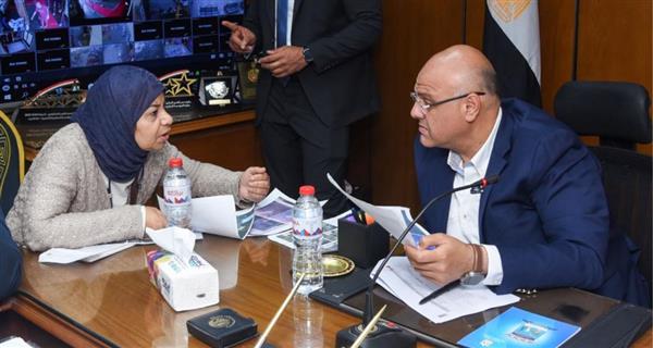 محافظ الإسكندرية يعقد لقاءً جماهيريًا بديوان عام حي منتزه أول لبحث شكاوى مواطني المنتزه أول وثان