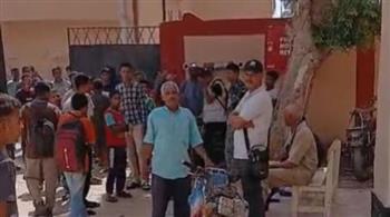   تعليم قنا يحقق فى واقعة اشتباك بين أولياء أمور ومراقبين بمدرسة العبور