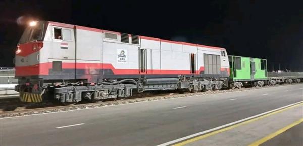 انطلاق أول قطار حاويات من ميناء البحر الأحمر لمحطات الحاويات
