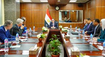   وزير التخطيط يبحث مع المدير الإقليمي للبنك الدولي تمويل منصات التصنيع الزراعي
