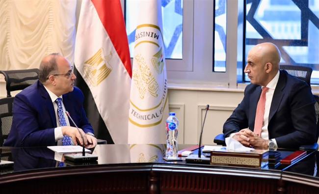 وزير التربية والتعليم يبحث تعزيز سبل التعاون مع رئيس هيئة الدواء المصرية