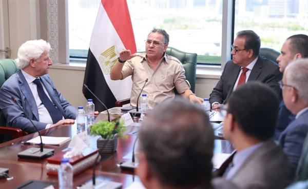 وزير الصحة يبحث معدلات تنفيذ مستشفى هليوبوليس الجديد