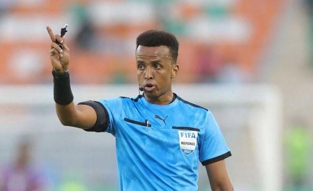 رسميًا.. تعيين الصومالي عمر أرتان حكما لمباراة كأس السوبر الأوروبي
