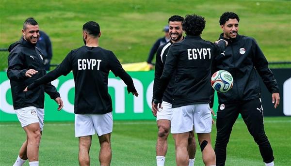 كاف يسلط الضوء على نجمي منتخب مصر بكأس العالم