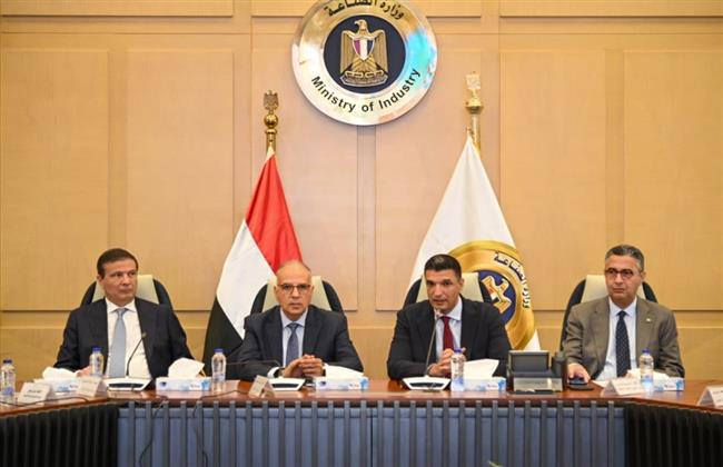 تشكيل لجنة من أربع وزارات لإدارة ملف البصمة المائية لمشروعات الصناعات الغذائية